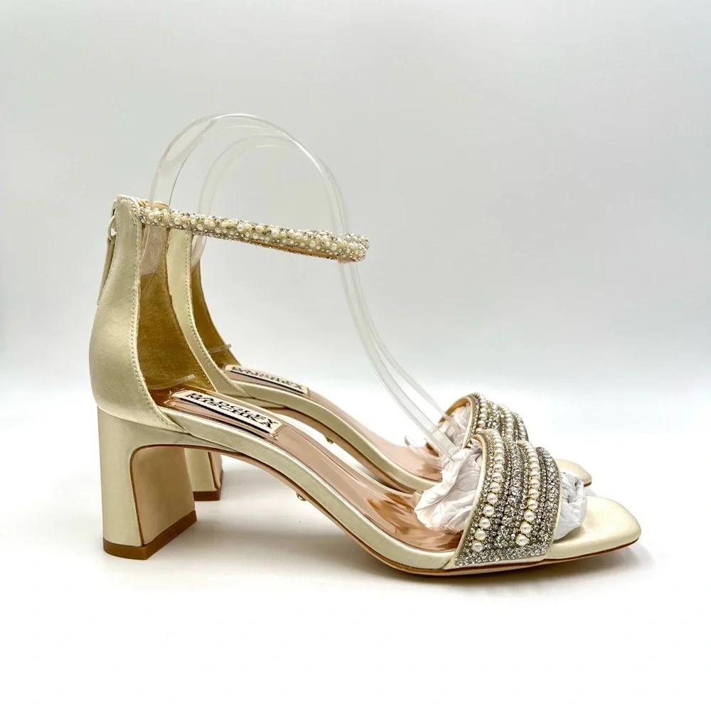 Badgley Mischka Size 6.5 Kameryn‎ Ivory Satin Jeweled Dress Sandals Heels Shoes